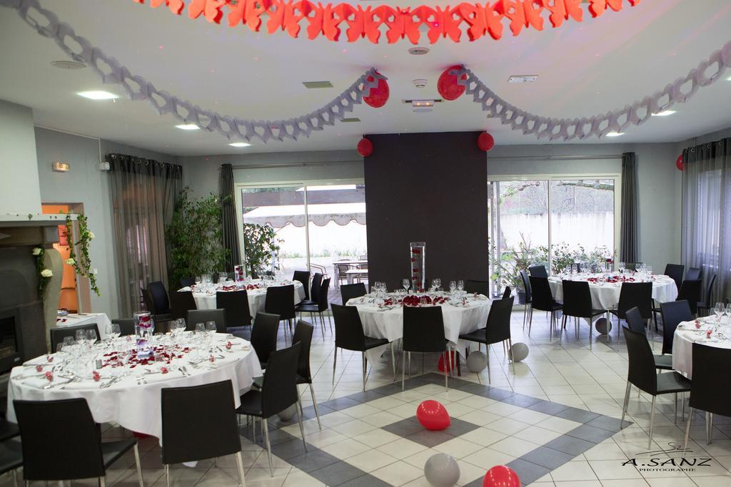 Logis Hotels - Le Pont Bernet - Hotel 2 Etoiles Et Restaurant Le Pian-Medoc Luaran gambar